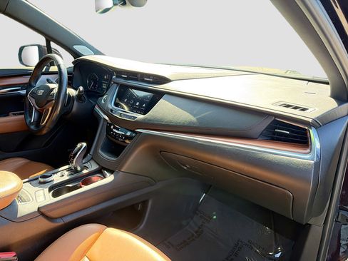 Used 2021 Cadillac XT5 Premium Luxury image 14