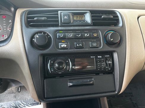 Used 2000 Honda Accord SE image 18
