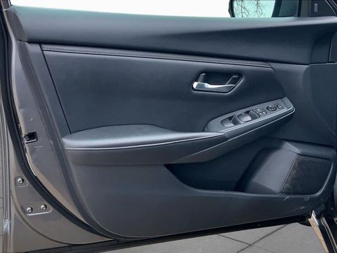 Used 2024 Nissan Sentra SV FWD image 22