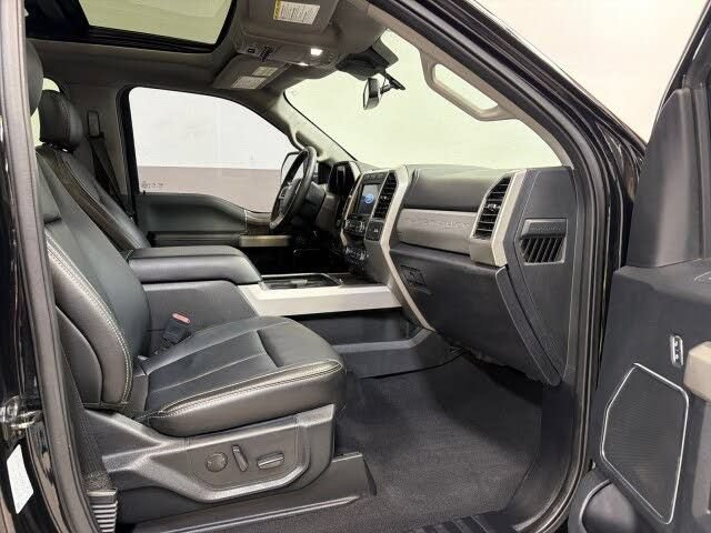 Used 2020 Ford F350 Lariat w/ Lariat Ultimate Package AWD/4WD image 37