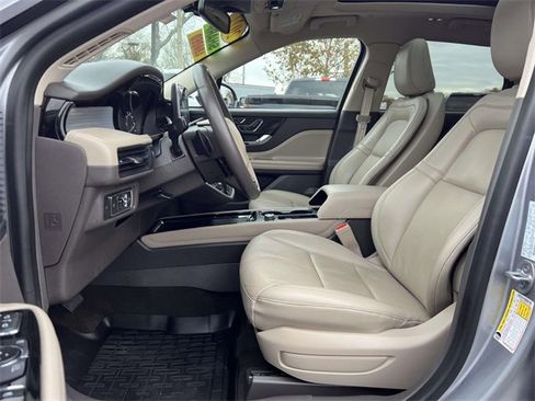 Certified 2022 Lincoln Corsair AWD w/ Premium Package image 9