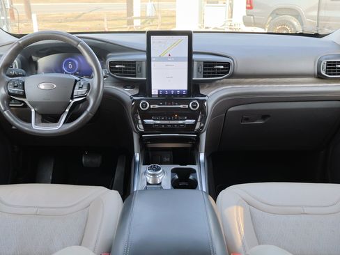 Used 2022 Ford Explorer Platinum w/ Equipment Group 601A image 26