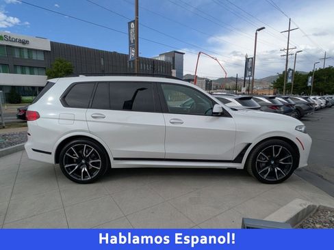 Used 2020 BMW X7 xDrive40i w/ M Sport Package AWD/4WD image 2