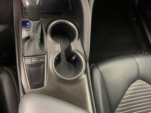 Used 2023 Toyota Camry SE image 13