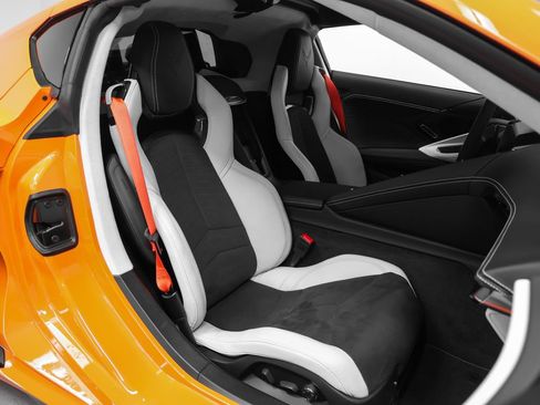 Used 2024 Chevrolet Corvette Z06 w/ Stealth Interior Trim Package RWD image 18