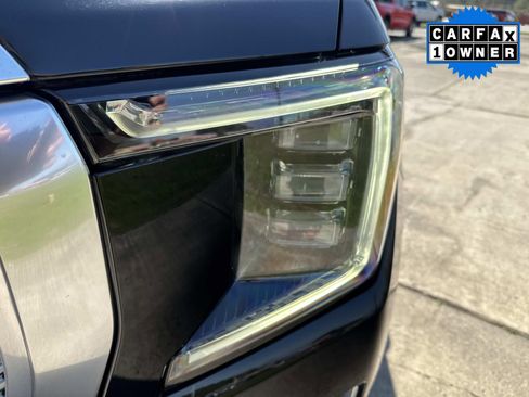 Used 2021 GMC Yukon XL Denali w/ Denali Premium Package image 10