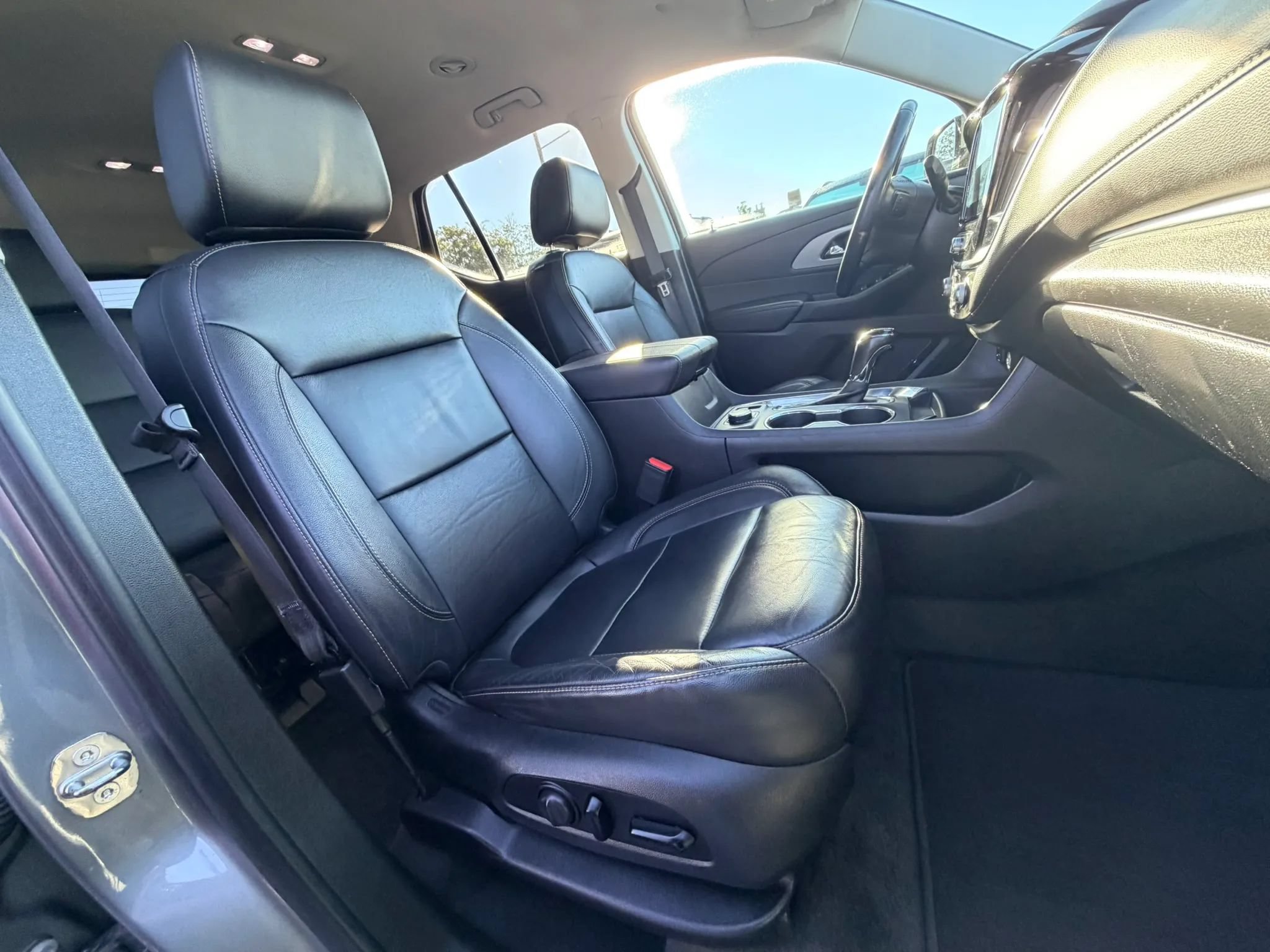Used 2020 Chevrolet Traverse RS AWD/4WD image 26
