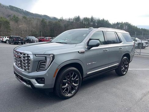 Used 2025 GMC Yukon Denali w/ Sun & Power Step Package image 2