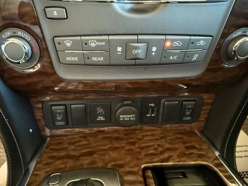 Used 2020 Nissan Armada SL w/ Premium Package image 19