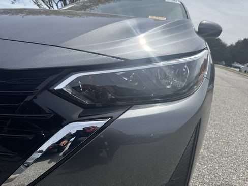 Used 2024 Nissan Sentra S image 6