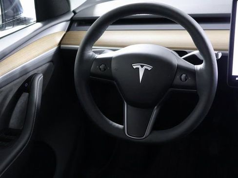 Used 2023 Tesla Model Y Long Range image 10