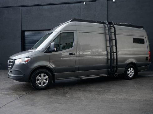 Used 2022 Mercedes-Benz Sprinter 2500 image 5