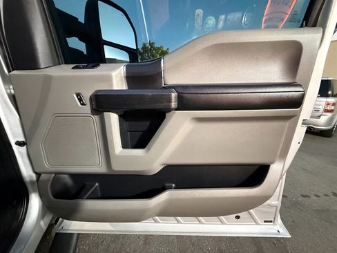 Used 2015 Ford F150 XLT RWD image 38