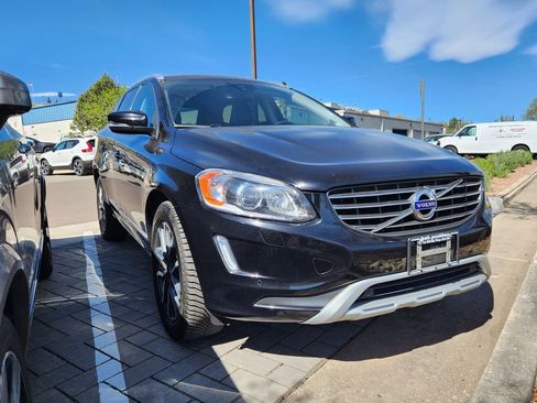 Used 2017 Volvo XC60 T6 Dynamic w/ Preferred Option Package image 11