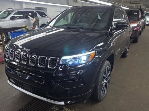 Used 2024 Jeep Compass Limited w/ Elite Group AWD/4WD image 2