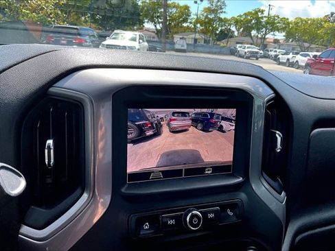 Used 2022 Chevrolet Silverado 1500 Custom image 18