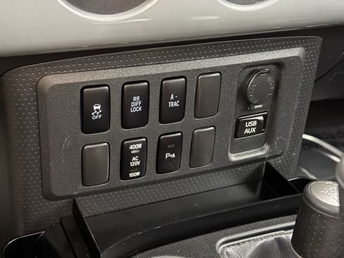 Used 2014 Toyota FJ Cruiser 4WD w/ Upgrade Package image 22