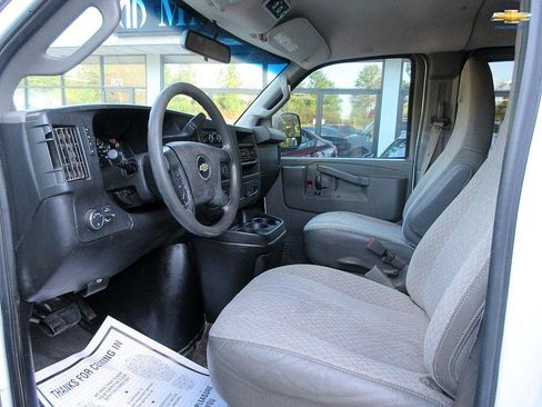 Used 2018 Chevrolet Express 3500 LT w/ LT Preferred Equipment Group image 11