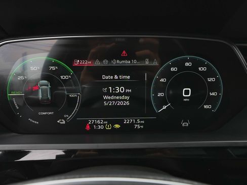 Used 2024 Audi Q8 e-tron Premium Plus AWD/4WD image 19