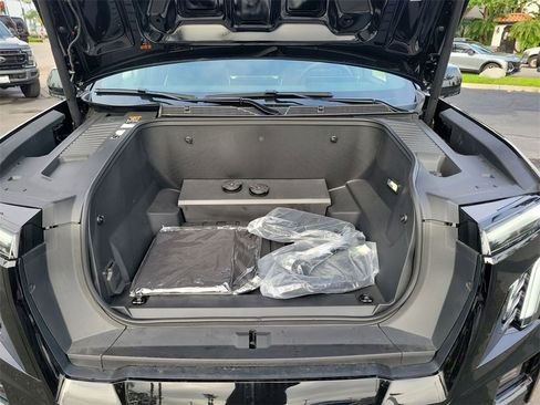 Used 2026 GMC Sierra EV Elevation image 28