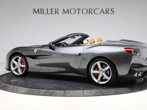 Certified 2020 Ferrari Portofino RWD image 5