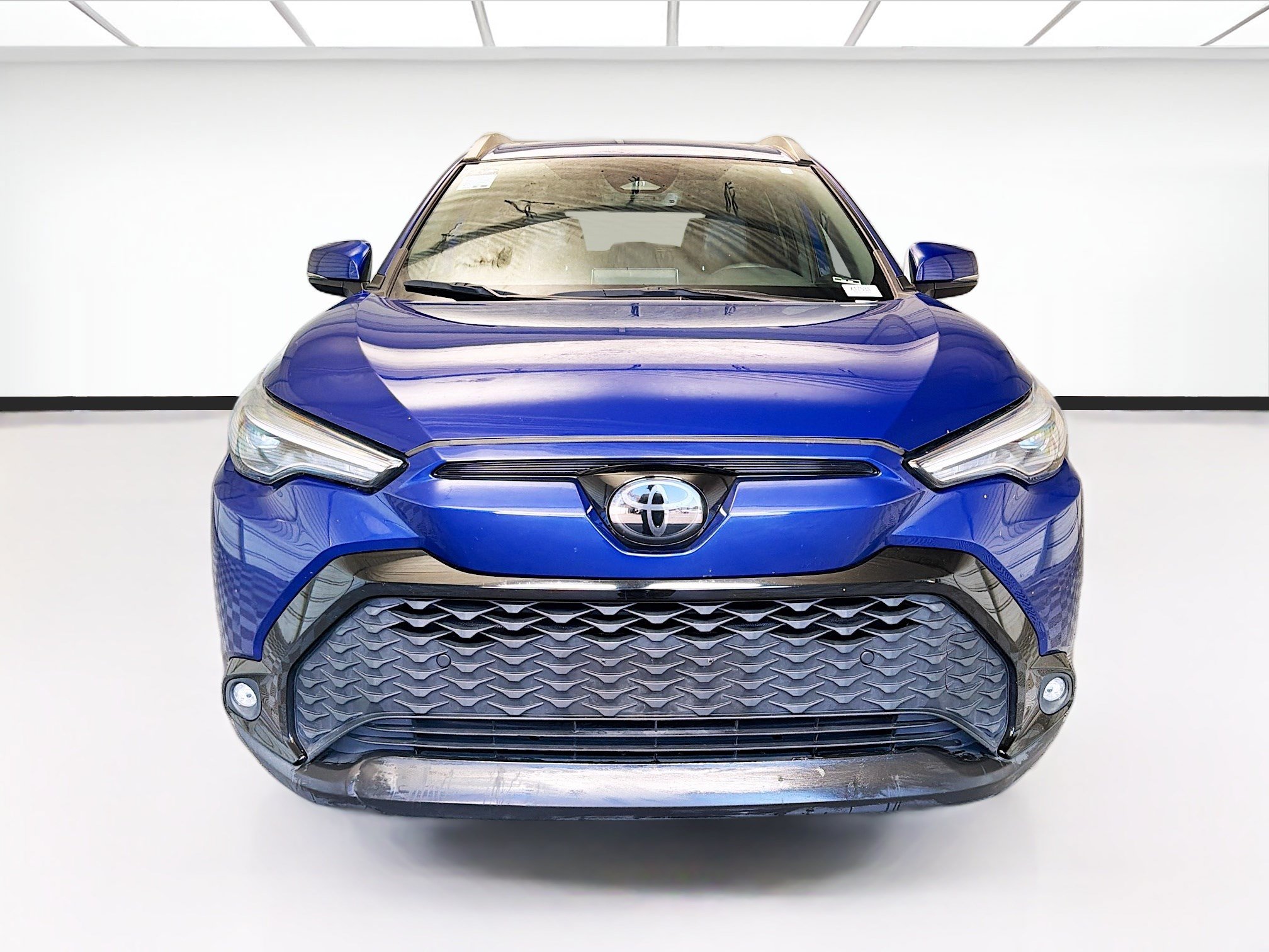 Used 2023 Toyota Corolla Cross AWD Hybrid w/ Convenience Package image 2