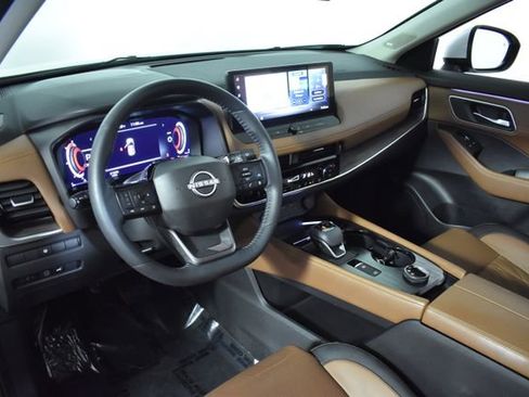 Certified 2025 Nissan Rogue Platinum AWD/4WD image 13