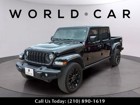 Used 2025 Jeep Gladiator Sport AWD/4WD image 14