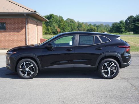 New 2026 Chevrolet Trax RS w/ Sunroof Package image 7