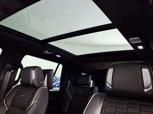 Used 2024 Cadillac Escalade Sport Platinum w/ LPO, ONYX Package image 16