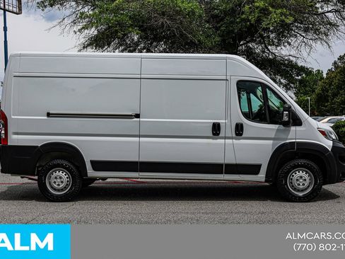 Used 2025 RAM ProMaster 2500 w/ Convenience Group FWD image 11