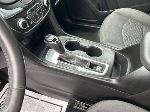 Used 2018 Chevrolet Equinox LT image 27