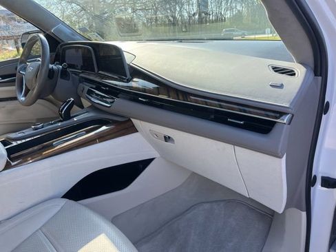 Certified 2023 Cadillac Escalade Sport Platinum image 45