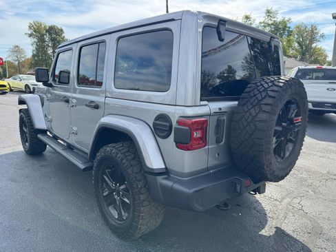 Used 2020 Jeep Wrangler Unlimited Sahara image 5