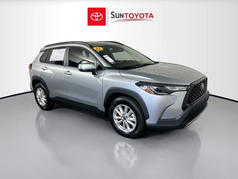 Used 2023 Toyota Corolla Cross LE FWD image 1
