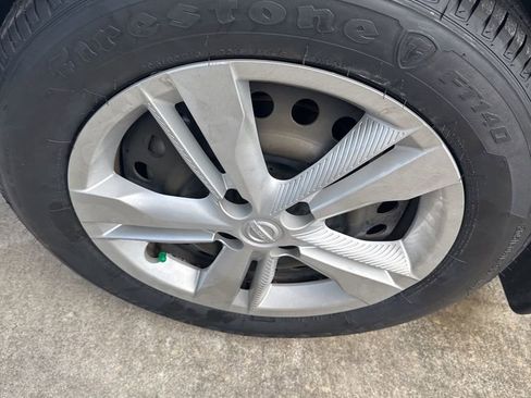 Used 2024 Nissan Kicks S image 13