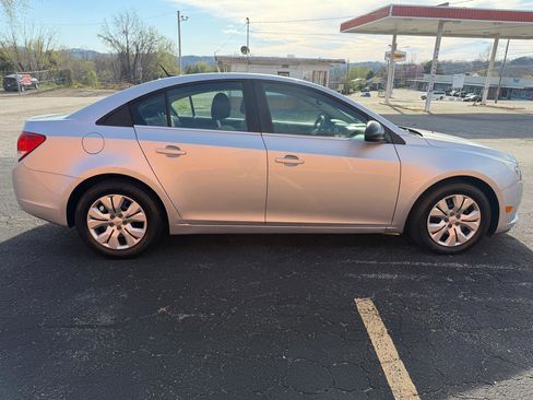 Used 2012 Chevrolet Cruze LS w/ Connectivity Package image 4