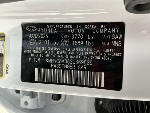 Used 2025 Hyundai Venue SEL image 15