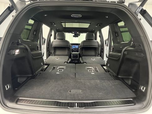 Used 2024 Jeep Grand Cherokee L Limited w/ Luxury Tech Group II image 39