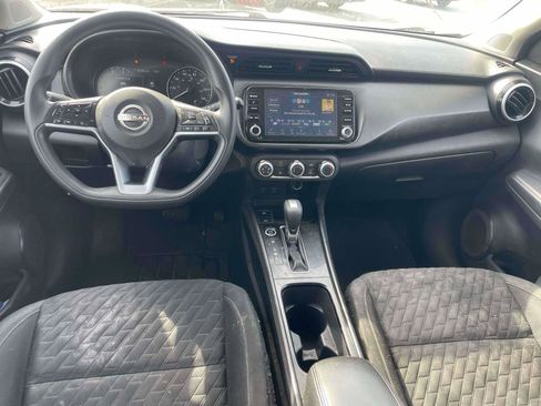 Used 2023 Nissan Kicks SV image 7