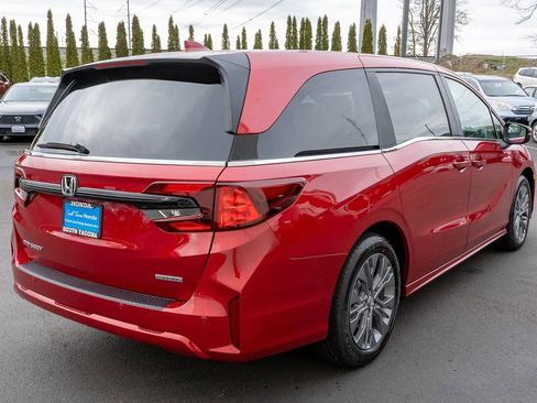 New 2026 Honda Odyssey Touring image 6