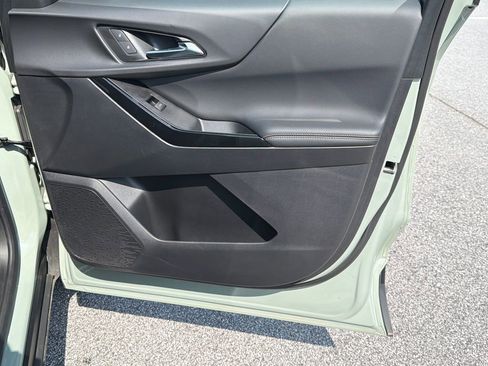 Used 2025 Chevrolet Equinox LT FWD image 14