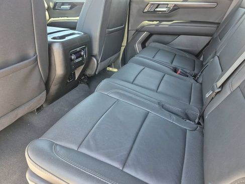 Used 2025 Chevrolet Tahoe LT AWD/4WD image 13