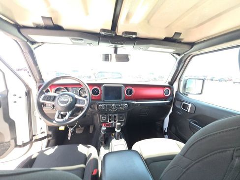 Used 2023 Jeep Wrangler Unlimited Rubicon AWD/4WD image 5