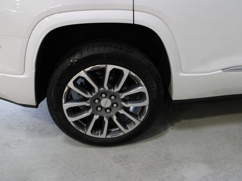 Used 2022 GMC Acadia Denali w/ Denali Technology Package FWD image 40