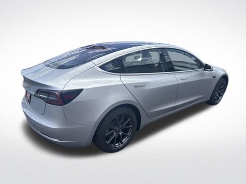 Used 2018 Tesla Model 3 Long Range RWD image 3