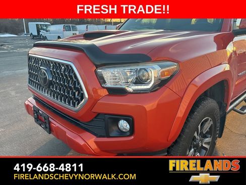 Used 2018 Toyota Tacoma TRD Sport image 16
