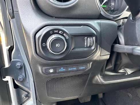 Used 2023 Jeep Wrangler Unlimited Sahara w/ Cold Weather Group image 11