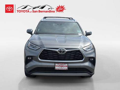 New 2026 Toyota Highlander Platinum AWD/4WD image 8