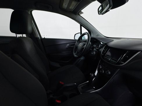 Used 2020 Chevrolet Trax LS w/ Tint and Cruise Package AWD/4WD image 26